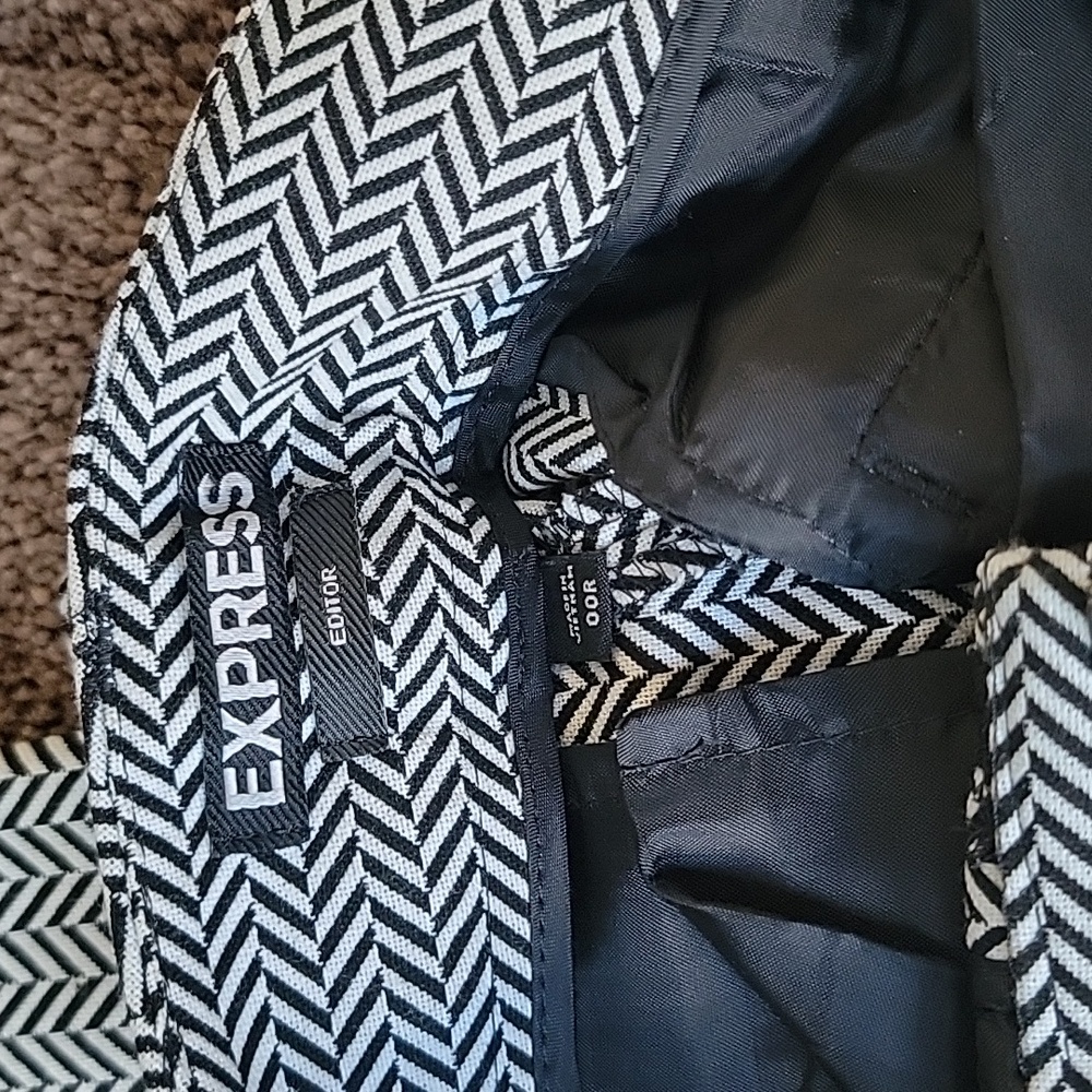 EXPRESS Black and White Dress Pants - Picture 3 of 3